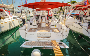 Oceanis 35 | Mala Luna